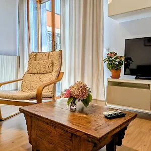 Viale Puccini - Free Gated Parking - 3 Minutes From Center , Lucca Italien